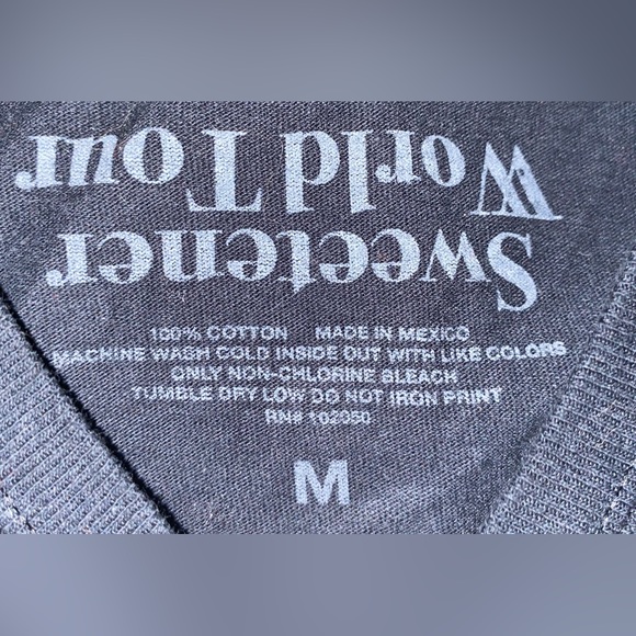 ARIANA GRANDE SWEETENER WORLD TOUR SIZE MEDIUM BLACK TEE - Picture 3 of 3